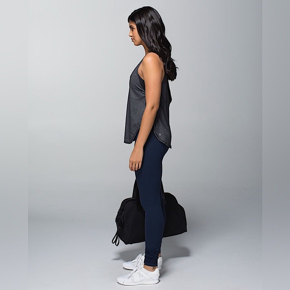 Like New! Lululemon Seek The Heat Tank Size 8 - Picture 2 of 7